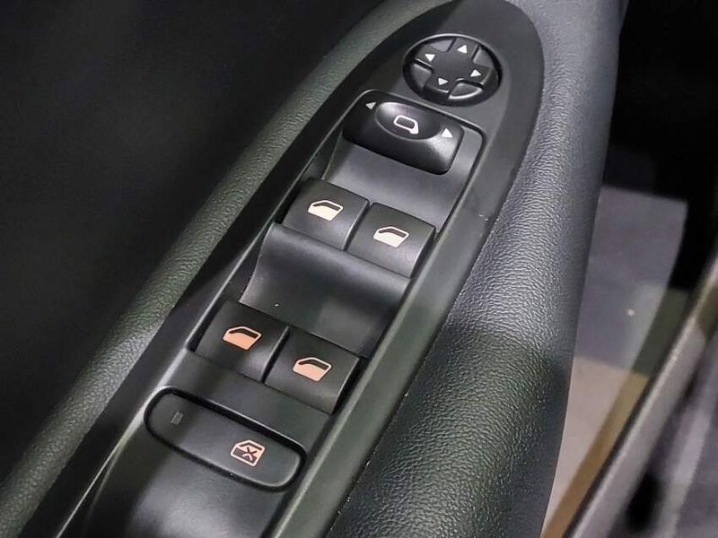 Citroen C4 LOUNGE 1.6 THP FLEX FEEL BVA 2018/2019 BETIOLO NOVOS E SEMINOVOS LAJEADO / Carros no Vale