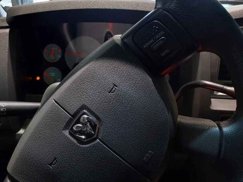 Dodge RAM 5.9 2500 SLT 4X4 CD I6 24V TURBO DIESEL 4P AUTOMÁTICO 2008/2008 BETIOLO NOVOS E SEMINOVOS LAJEADO / Carros no Vale
