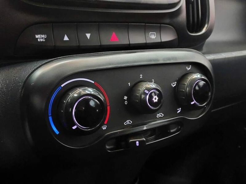 Fiat MOBI 1.0 EVO FLEX LIKE MANUAL 2022/2023 BETIOLO NOVOS E SEMINOVOS LAJEADO / Carros no Vale