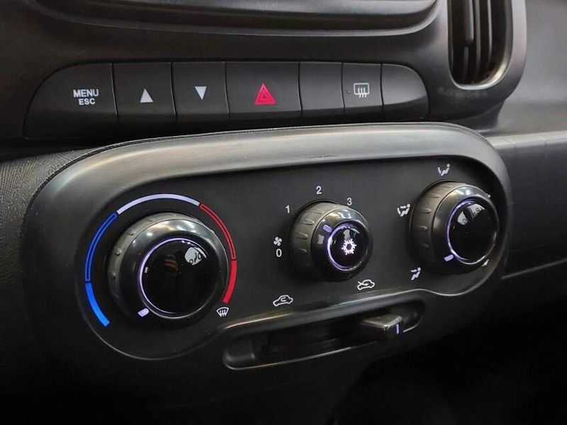 Fiat MOBI 1.0 EVO FLEX LIKE MANUAL 2022/2023 BETIOLO NOVOS E SEMINOVOS LAJEADO / Carros no Vale