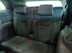 JEEP COMMANDER 2.0 HURRICANE 4 TURBO GASOLINA BLACKHAWK AT9 2024/2025 BETIOLO NOVOS E SEMINOVOS LAJEADO / Carros no Vale