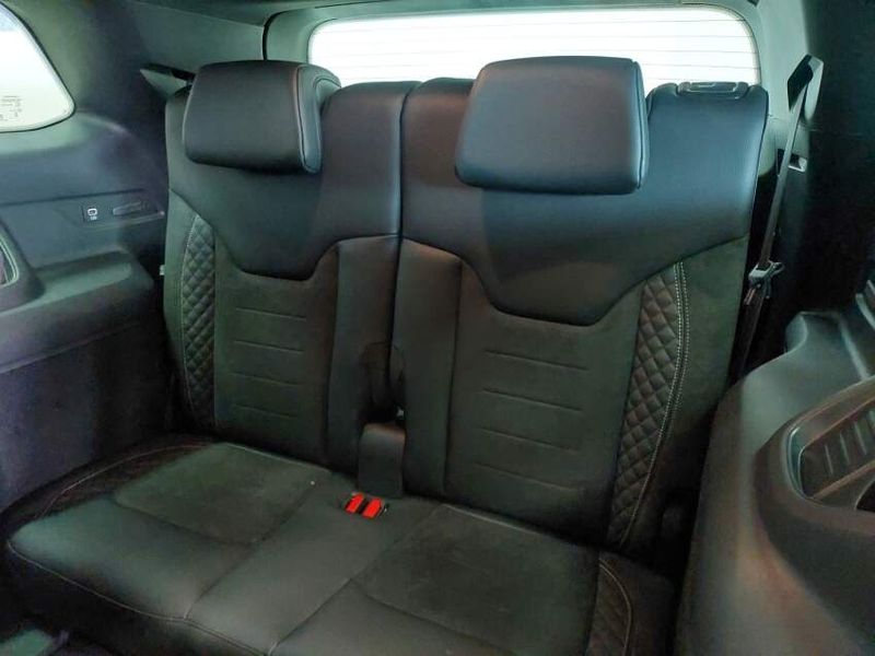 JEEP COMMANDER 2.0 HURRICANE 4 TURBO GASOLINA BLACKHAWK AT9 2024/2025 BETIOLO NOVOS E SEMINOVOS LAJEADO / Carros no Vale