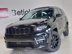 JEEP COMMANDER 2.0 HURRICANE 4 TURBO GASOLINA BLACKHAWK AT9 2024/2025 BETIOLO NOVOS E SEMINOVOS LAJEADO / Carros no Vale