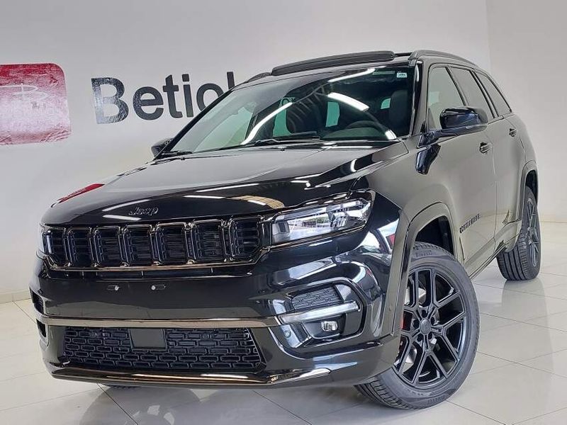 JEEP COMMANDER 2.0 HURRICANE 4 TURBO GASOLINA BLACKHAWK AT9 2024/2025 BETIOLO NOVOS E SEMINOVOS LAJEADO / Carros no Vale