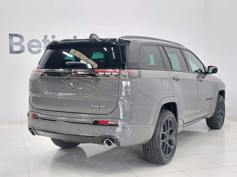 JEEP COMMANDER 2.0 HURRICANE 4 TURBO GASOLINA BLACKHAWK AT9 2024/2025 BETIOLO NOVOS E SEMINOVOS LAJEADO / Carros no Vale