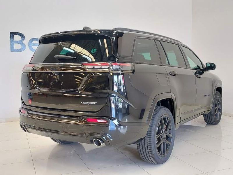 JEEP COMMANDER 2.0 HURRICANE 4 TURBO GASOLINA BLACKHAWK AT9 2024/2025 BETIOLO NOVOS E SEMINOVOS LAJEADO / Carros no Vale