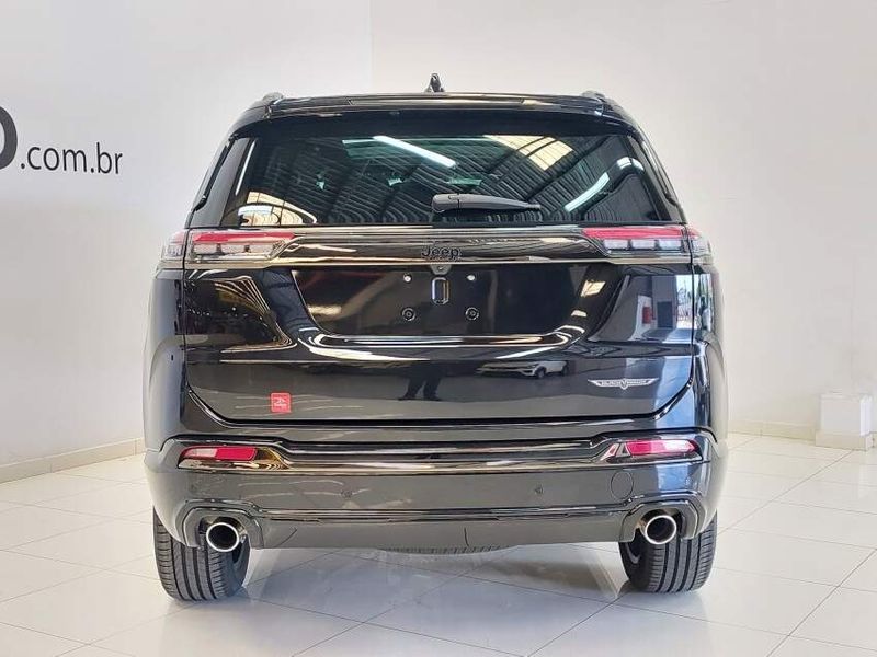 JEEP COMMANDER 2.0 HURRICANE 4 TURBO GASOLINA BLACKHAWK AT9 2024/2025 BETIOLO NOVOS E SEMINOVOS LAJEADO / Carros no Vale