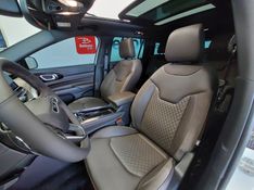 JEEP COMMANDER 2.0 TD380 TURBO DIESEL OVERLAND AT9 2024/2025 BETIOLO NOVOS E SEMINOVOS LAJEADO / Carros no Vale