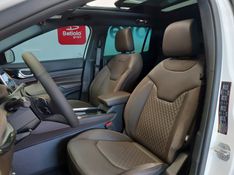 JEEP COMMANDER 2.0 TD380 TURBO DIESEL OVERLAND AT9 2024/2025 BETIOLO NOVOS E SEMINOVOS LAJEADO / Carros no Vale