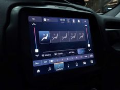 JEEP RENEGADE 1.3 T270 TURBO FLEX LONGITUDE AT6 2022/2023 BETIOLO NOVOS E SEMINOVOS LAJEADO / Carros no Vale