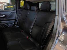 JEEP RENEGADE 1.3 T270 TURBO FLEX LONGITUDE AT6 2022/2023 BETIOLO NOVOS E SEMINOVOS LAJEADO / Carros no Vale