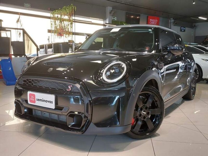 Mini COOPER 2.0 16V TWINPOWER GASOLINA S SPORT 2P STEPTRONIC 2023/2023 BETIOLO NOVOS E SEMINOVOS LAJEADO / Carros no Vale