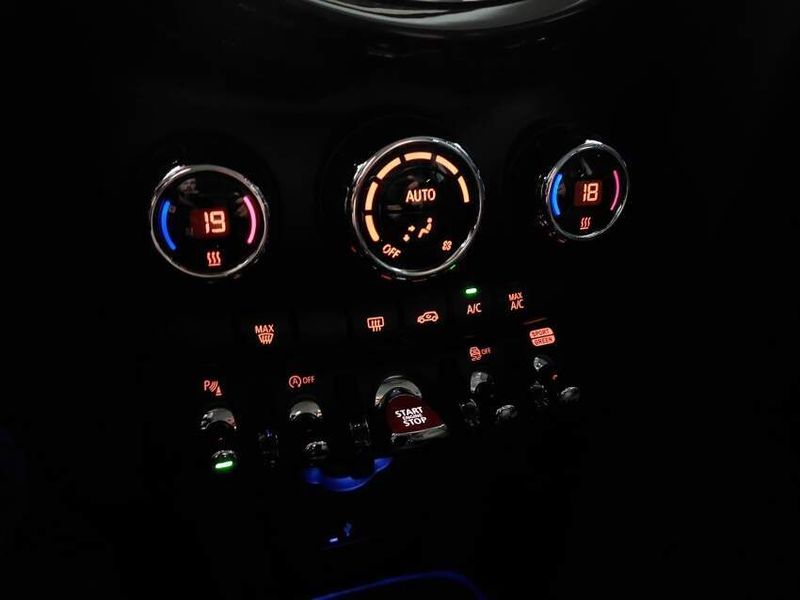 Mini COOPER 2.0 16V TWINPOWER GASOLINA S SPORT 2P STEPTRONIC 2023/2023 BETIOLO NOVOS E SEMINOVOS LAJEADO / Carros no Vale