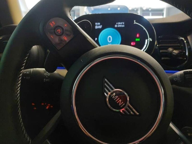 Mini COOPER 2.0 16V TWINPOWER GASOLINA S SPORT 2P STEPTRONIC 2023/2023 BETIOLO NOVOS E SEMINOVOS LAJEADO / Carros no Vale