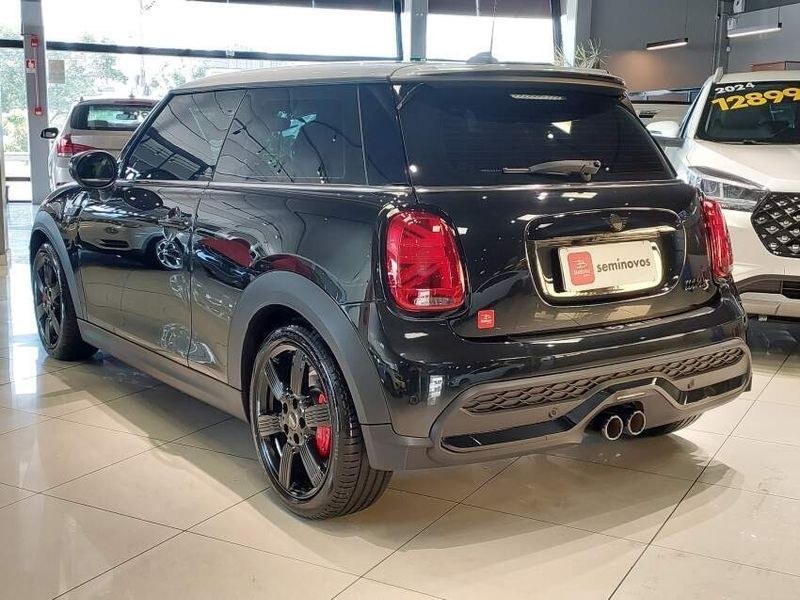 Mini COOPER 2.0 16V TWINPOWER GASOLINA S SPORT 2P STEPTRONIC 2023/2023 BETIOLO NOVOS E SEMINOVOS LAJEADO / Carros no Vale
