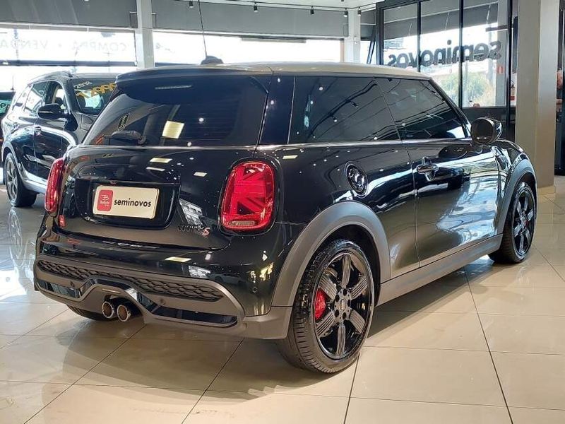 Mini COOPER 2.0 16V TWINPOWER GASOLINA S SPORT 2P STEPTRONIC 2023/2023 BETIOLO NOVOS E SEMINOVOS LAJEADO / Carros no Vale