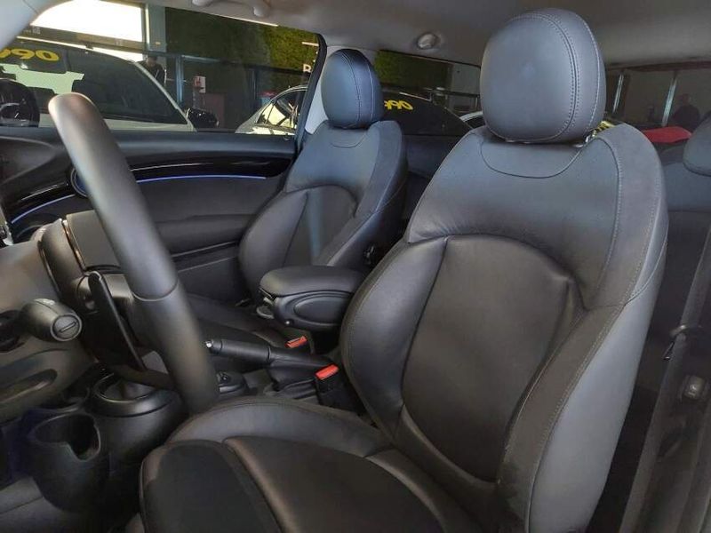 Mini COOPER 2.0 16V TWINPOWER GASOLINA S SPORT 2P STEPTRONIC 2023/2023 BETIOLO NOVOS E SEMINOVOS LAJEADO / Carros no Vale
