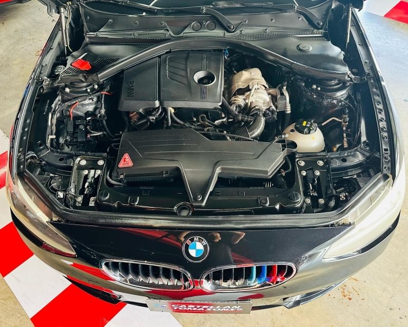 BMW 118i 1.6 16V TURBO GASOLINA 4P AUTOMÁTICO 2012/2012 CASTELLAN E TOMAZONI MOTORS CAXIAS DO SUL / Carros no Vale