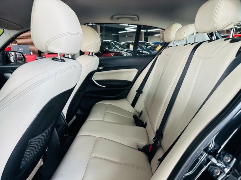 BMW 118i 1.6 16V TURBO GASOLINA 4P AUTOMÁTICO 2012/2012 CASTELLAN E TOMAZONI MOTORS CAXIAS DO SUL / Carros no Vale