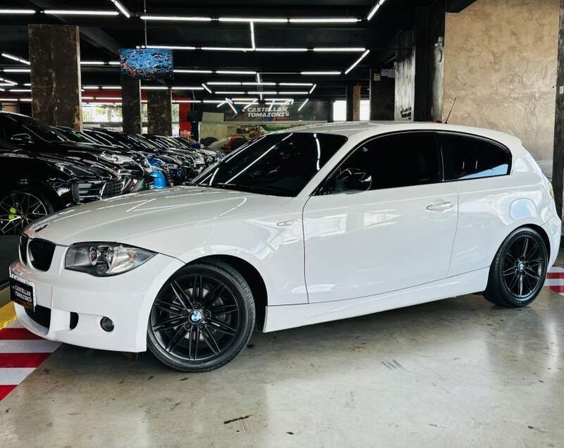 BMW 118i 2.0 SPORT EDITION 16V GASOLINA 2P AUTOMÁTICO 2011/2012 CASTELLAN E TOMAZONI MOTORS CAXIAS DO SUL / Carros no Vale