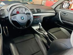 BMW 118i 2.0 SPORT EDITION 16V GASOLINA 2P AUTOMÁTICO 2011/2012 CASTELLAN E TOMAZONI MOTORS CAXIAS DO SUL / Carros no Vale
