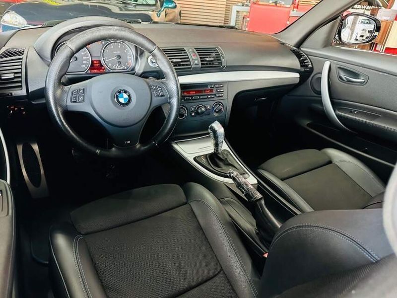 BMW 118i 2.0 SPORT EDITION 16V GASOLINA 2P AUTOMÁTICO 2011/2012 CASTELLAN E TOMAZONI MOTORS CAXIAS DO SUL / Carros no Vale