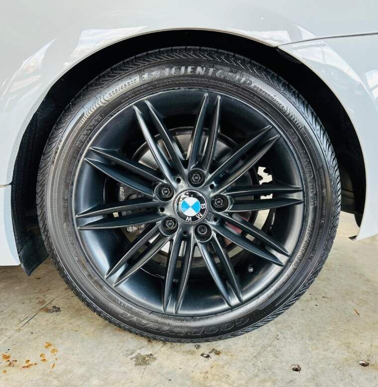 BMW 118i 2.0 SPORT EDITION 16V GASOLINA 2P AUTOMÁTICO 2011/2012 CASTELLAN E TOMAZONI MOTORS CAXIAS DO SUL / Carros no Vale