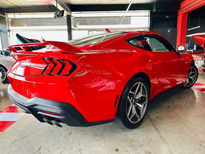 Ford MUSTANG 5.0 V8 GASOLINA GT PERFORMANCE SELECTSHIFT 2024/2024 CASTELLAN E TOMAZONI MOTORS CAXIAS DO SUL / Carros no Vale
