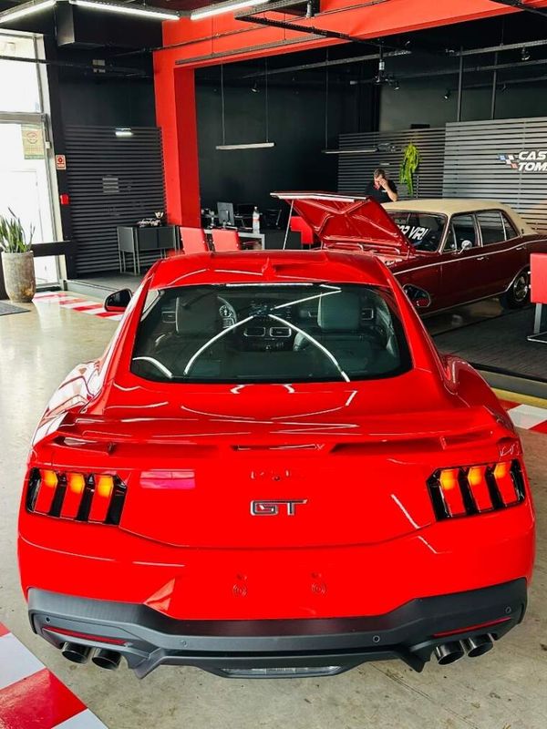 Ford MUSTANG 5.0 V8 GASOLINA GT PERFORMANCE SELECTSHIFT 2024/2024 CASTELLAN E TOMAZONI MOTORS CAXIAS DO SUL / Carros no Vale