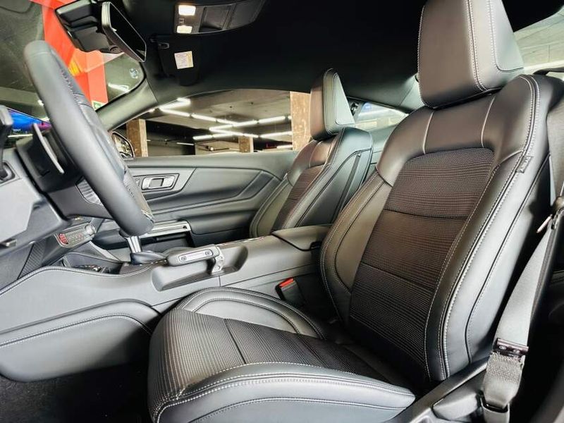 Ford MUSTANG 5.0 V8 GASOLINA GT PERFORMANCE SELECTSHIFT 2024/2024 CASTELLAN E TOMAZONI MOTORS CAXIAS DO SUL / Carros no Vale