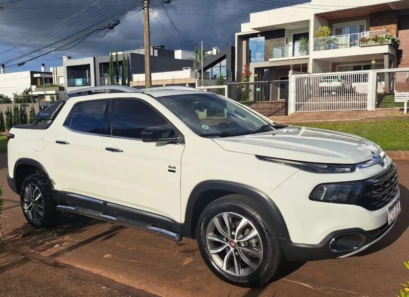Fiat TORO 2.0 16V TURBO DIESEL VOLCANO 4WD AT9 2019/2019 CAMINHÕES & CAMIONETAS PASSO FUNDO / Carros no Vale