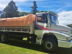 Mercedes-Benz 1318 L-1318 2p Graneleiro 2009/2009 CAMINHÕES & CAMIONETAS PASSO FUNDO / Carros no Vale