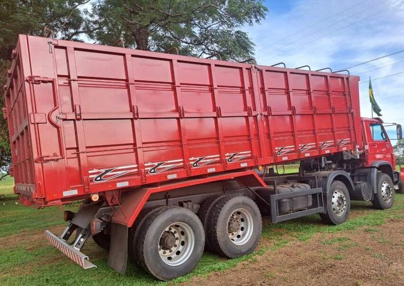 Volkswagen 24220 24-220 Worker T 4-Eixos 2011/2011 CAMINHÕES & CAMIONETAS PASSO FUNDO / Carros no Vale