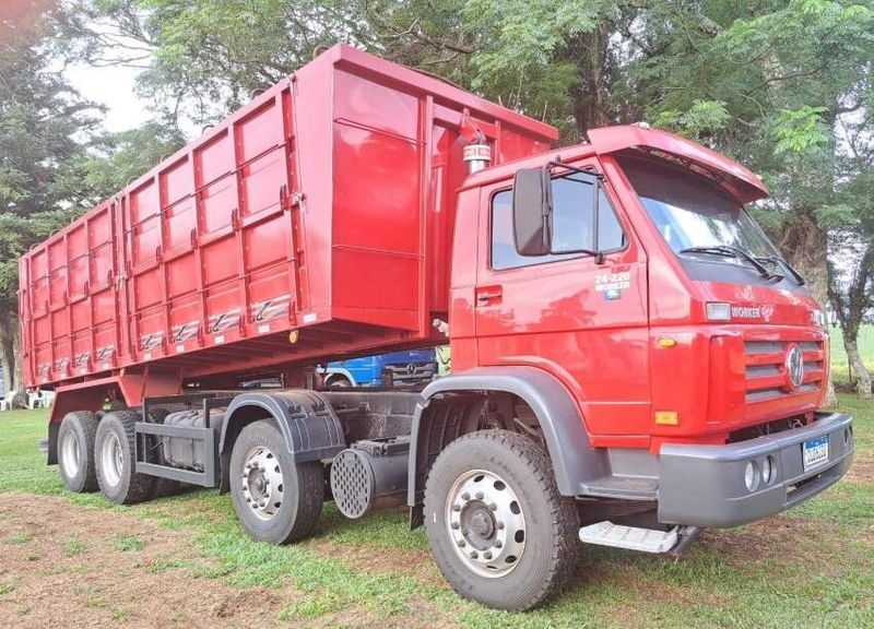 Volkswagen 24220 24-220 Worker T 4-Eixos 2011/2011 CAMINHÕES & CAMIONETAS PASSO FUNDO / Carros no Vale