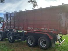 Volkswagen 24220 24-220 Worker T 4-Eixos 2011/2011 CAMINHÕES & CAMIONETAS PASSO FUNDO / Carros no Vale