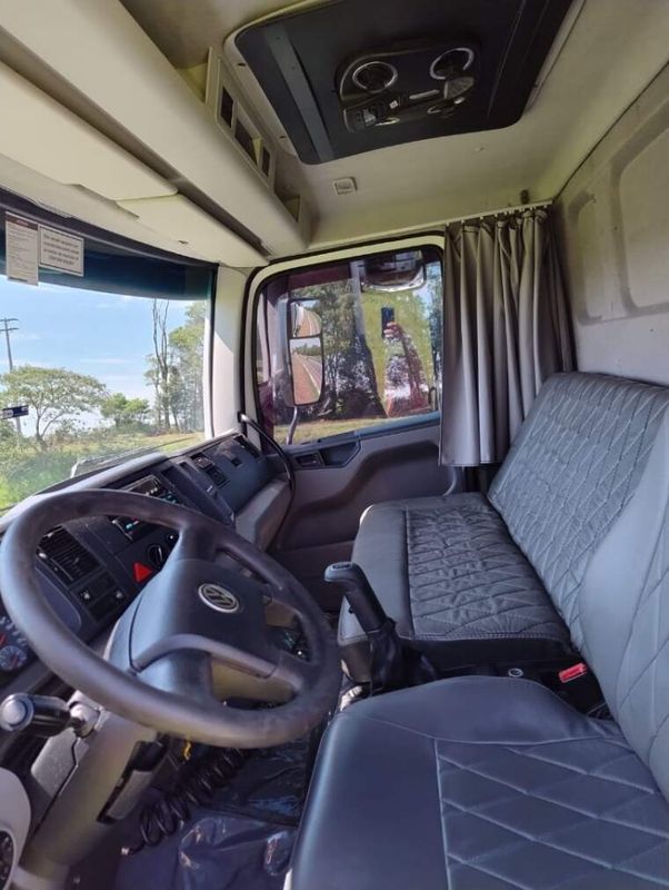 Volkswagen 24280 24-280 E Constelation 8×2 2014/2014 CAMINHÕES & CAMIONETAS PASSO FUNDO / Carros no Vale