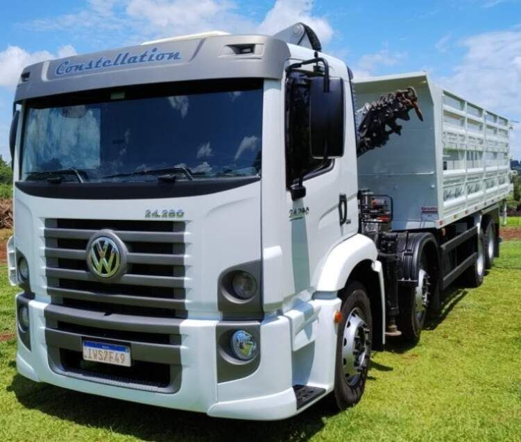 Volkswagen 24280 24-280 E Constelation 8×2 2014/2014 CAMINHÕES & CAMIONETAS PASSO FUNDO / Carros no Vale
