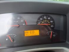 Volvo VM 270 6×2 (E5) Graneleiro 2014/2014 CAMINHÕES & CAMIONETAS PASSO FUNDO / Carros no Vale