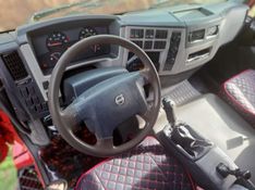 Volvo VM 270 6×2 (E5) Graneleiro 2014/2014 CAMINHÕES & CAMIONETAS PASSO FUNDO / Carros no Vale