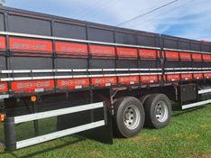 Volvo VM 270 6×2 (E5) Graneleiro 2014/2014 CAMINHÕES & CAMIONETAS PASSO FUNDO / Carros no Vale