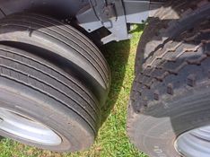 Volvo VM 270 6×2 (E5) Graneleiro 2014/2014 CAMINHÕES & CAMIONETAS PASSO FUNDO / Carros no Vale