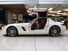 Mercedes-Benz SLS AMG 6.2 V8 GASOLINA SPEEDSHIFT 2010/2011 VIA BELLA VEÍCULOS ESPECIAIS CAXIAS DO SUL / Carros no Vale
