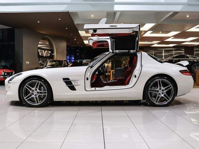 Mercedes-Benz SLS AMG 6.2 V8 GASOLINA SPEEDSHIFT 2010/2011 VIA BELLA VEÍCULOS ESPECIAIS CAXIAS DO SUL / Carros no Vale