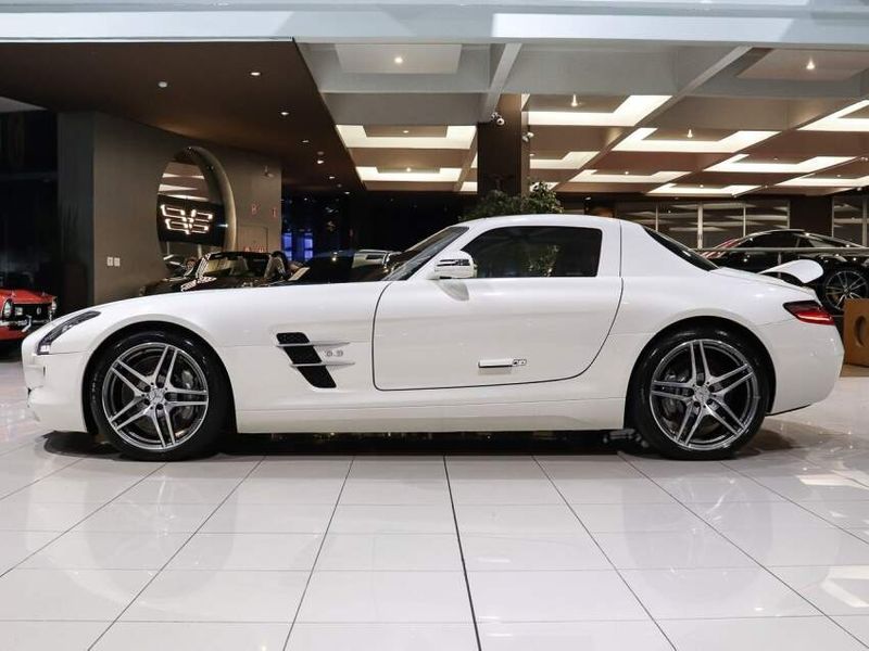Mercedes-Benz SLS AMG 6.2 V8 GASOLINA SPEEDSHIFT 2010/2011 VIA BELLA VEÍCULOS ESPECIAIS CAXIAS DO SUL / Carros no Vale