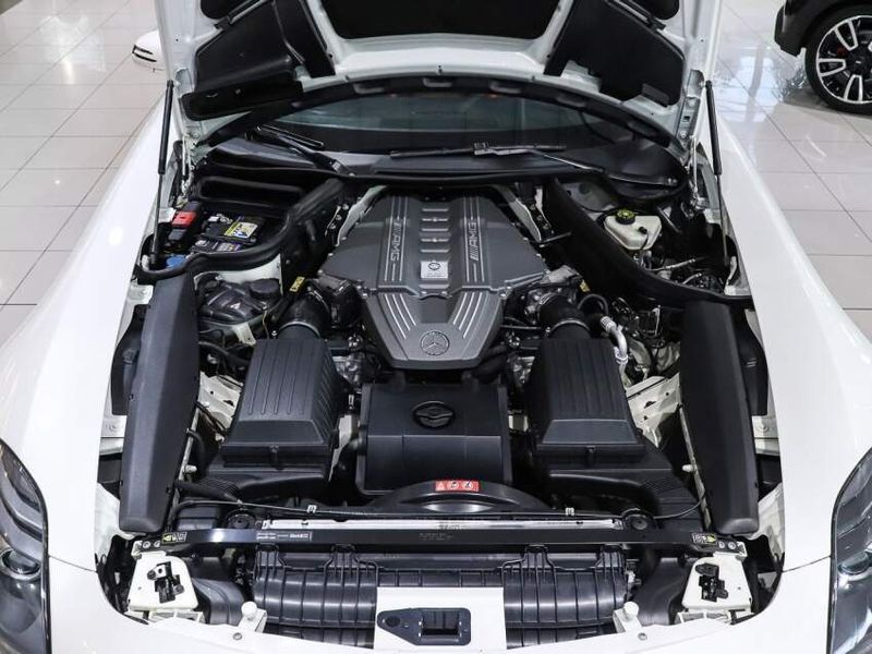 Mercedes-Benz SLS AMG 6.2 V8 GASOLINA SPEEDSHIFT 2010/2011 VIA BELLA VEÍCULOS ESPECIAIS CAXIAS DO SUL / Carros no Vale