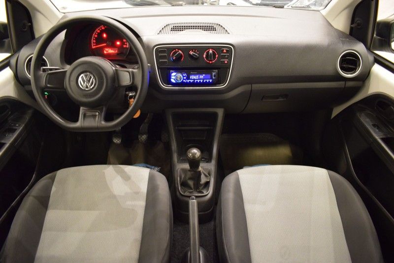 Volkswagen UP TAKE 1.0 2015 DINAMICA-CAR VENÂNCIO AIRES / Carros no Vale