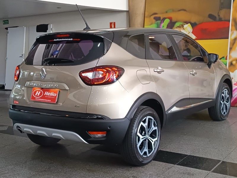 Renault CAPTUR ICONIC 1.3 2022 HÉLIO AUTOMÓVEIS LAJEADO / Carros no Vale