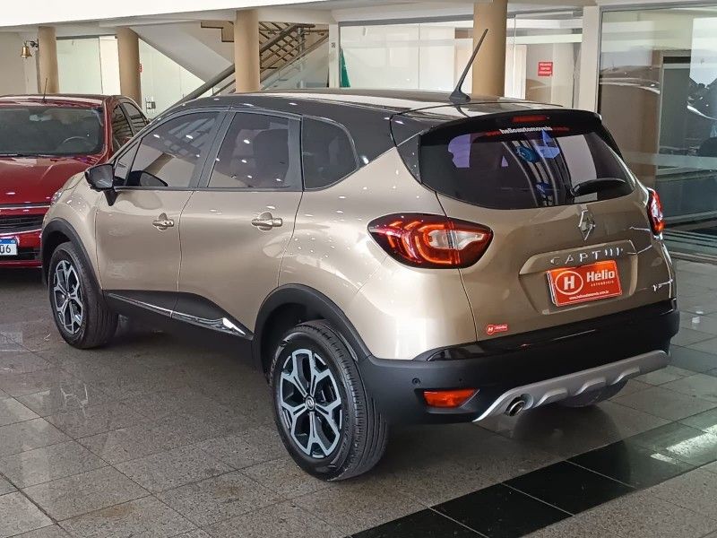 Renault CAPTUR ICONIC 1.3 2022 HÉLIO AUTOMÓVEIS LAJEADO / Carros no Vale