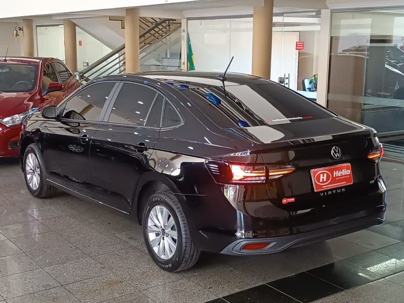 Volkswagen VIRTUS TSI 1.0 2024 HÉLIO AUTOMÓVEIS LAJEADO / Carros no Vale