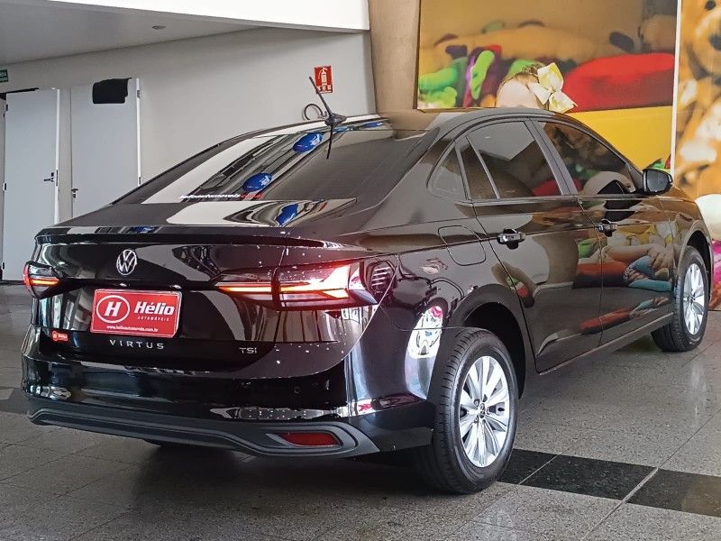 Volkswagen VIRTUS TSI 1.0 2024 HÉLIO AUTOMÓVEIS LAJEADO / Carros no Vale